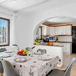 Villa Meile - Plusholidays *